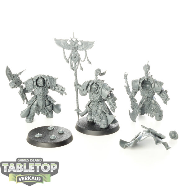 Adeptus Custodes - 3 Allarus Custodians - teilweise gebaut