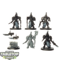 Adeptus Custodes - 5 Custodian Wardens - teilweise bemalt