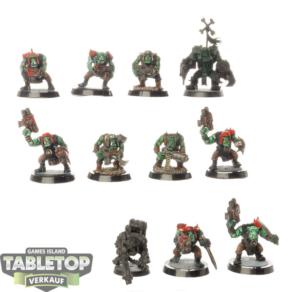 Orks - 11x Ork Boyz - teilweise bemalt