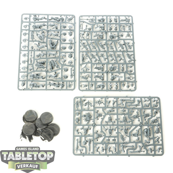 Chaos Space Marines - 10x Legionaries - im Gussrahmen