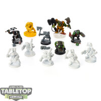 Orks - 11 x Ork Boyz - teilweise gebaut