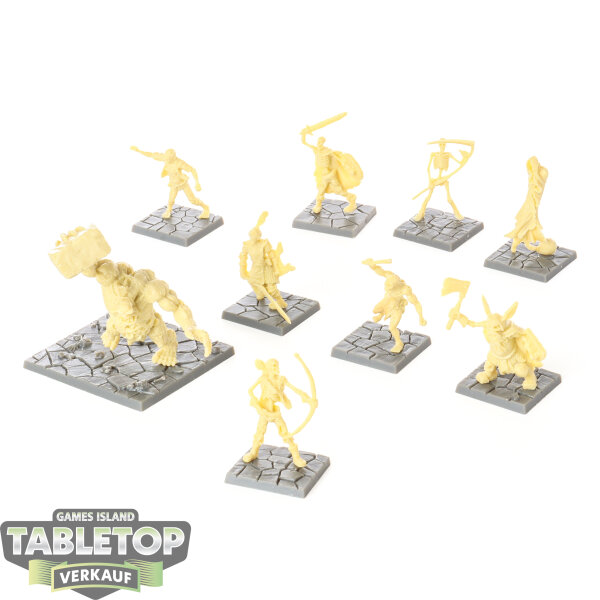 Miniaturen - 9x Fantasy Miniatures: Undead Skeletons and Zombies - unbemalt