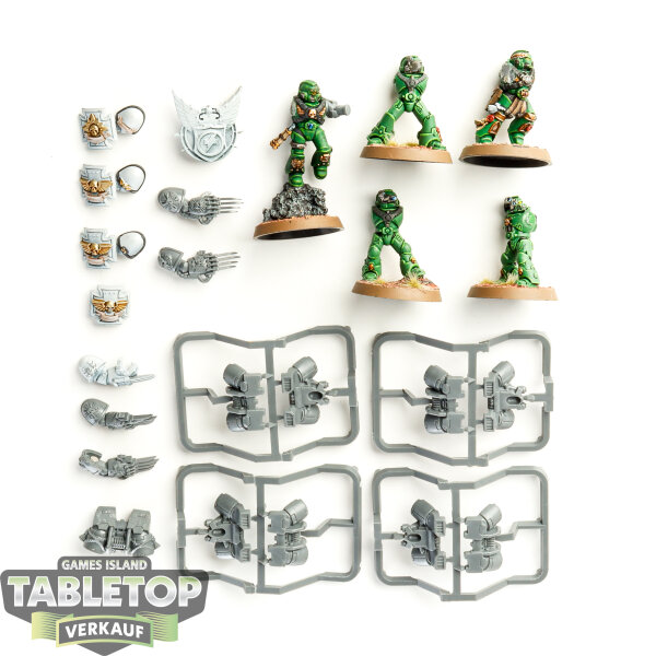 White Scars - 5x Assault Marines klassisch - teilweise gebaut
