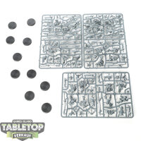 Orruk Warclans - 10 Ardboyz - im Gussrahmen