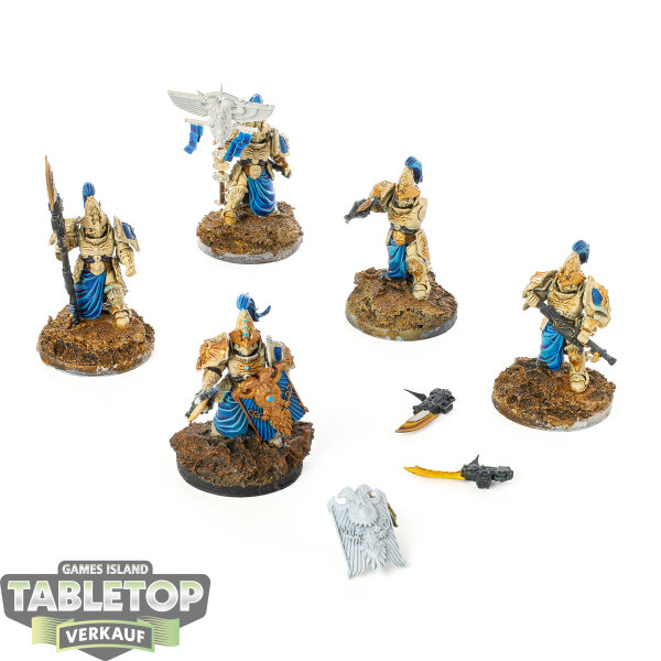 Adeptus Custodes - 5 Custodian Wardens - teilweise bemalt