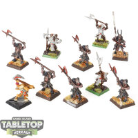 Beastmen Brayherds - 10 Bestigors klassisch - teilweise...