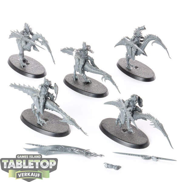 Hedonites of Slaanesh - 5 Hellstriders - unbemalt