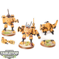 Tau Empire - 3x XV8 Crisis Battlesuit Team - bemalt