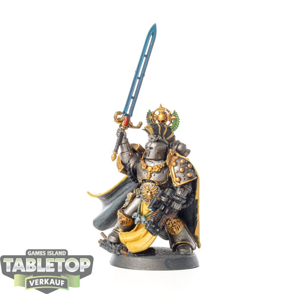 Horus Heresy - Legion Praetor with Power Sword - bemalt