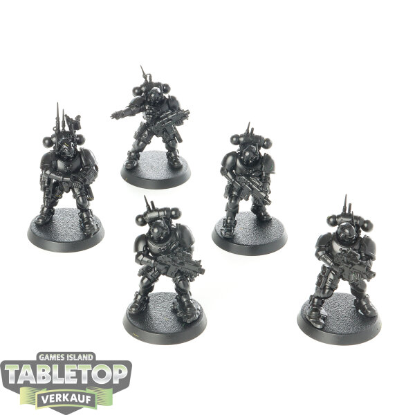 Space Marines - 5x Infiltrator Squad - grundiert