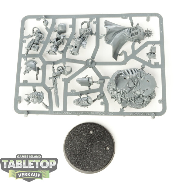 Space Marines - Captain in Terminator Armour - im Gussrahmen
