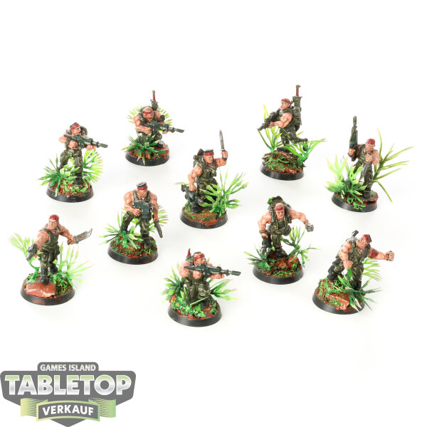 Astra Militarum - 10x Catachan Jungle Fighters - bemalt