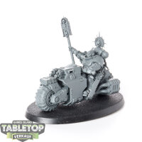Space Marines - Chaplain on Bike - unbemalt