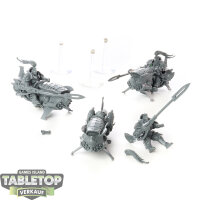 Adeptus Custodes - 3x Vertus Praetors - unbemalt