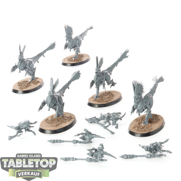Seraphon - 5 Raptadon Chargers - teilweise gebaut