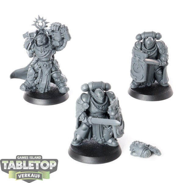 Ultramarines - Marneus Calgar with Victrix Honour Guard - unbemalt