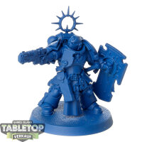 Ultramarines - Lieutenant with Storm Shield - grundiert
