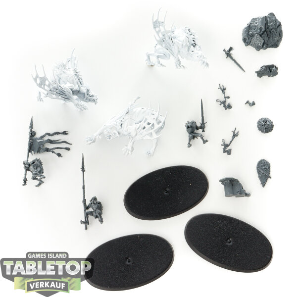 Flesh-eater Courts - 3x Morbheg Knights - teilweise bemalt