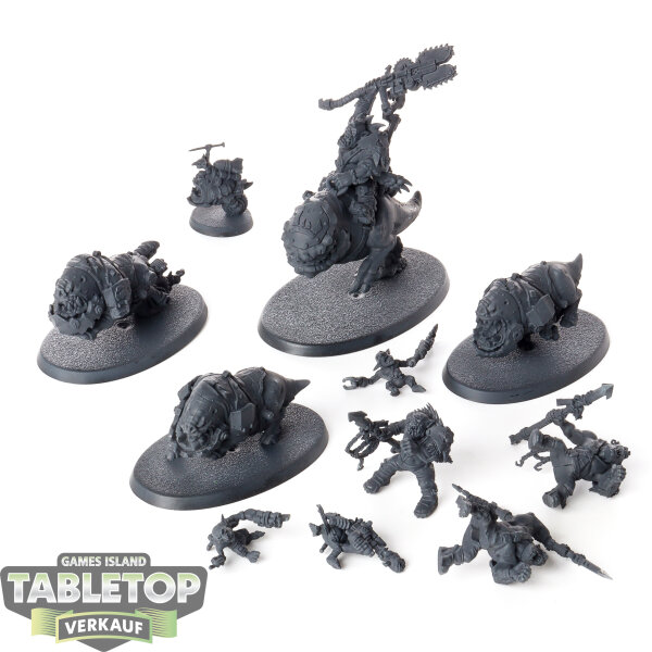 Orks - 4x Squighog Boyz - grundiert