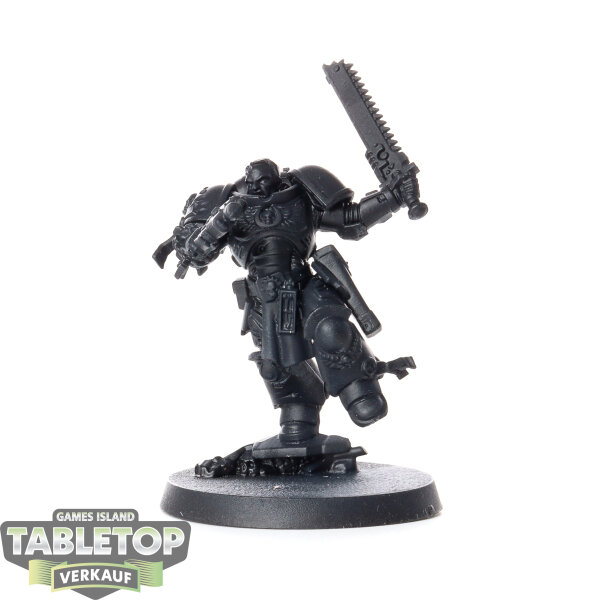 Ultramarines - Lieutenant Titus - grundiert