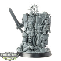 Space Marines - Captain with Relic Shield - unbemalt