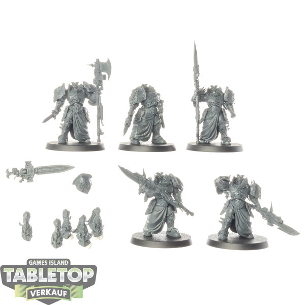 Adeptus Custodes - 5x Custodian Wardens - teilweise gebaut