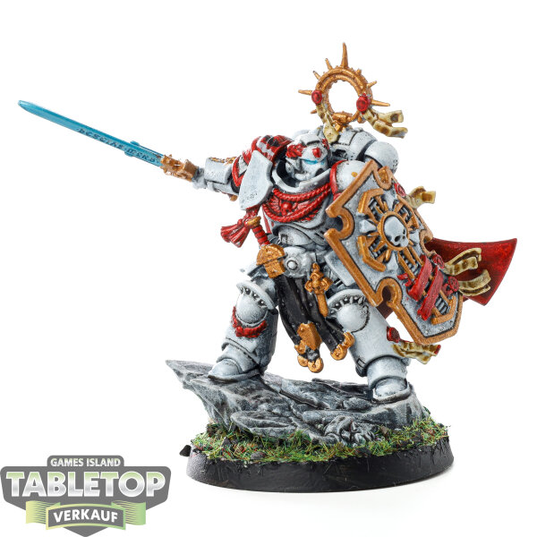 Space Marines - Captain with Relic Shield - bemalt