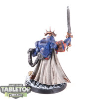 Ultramarines - Captain in Gravis-Rüstung - gut bemalt