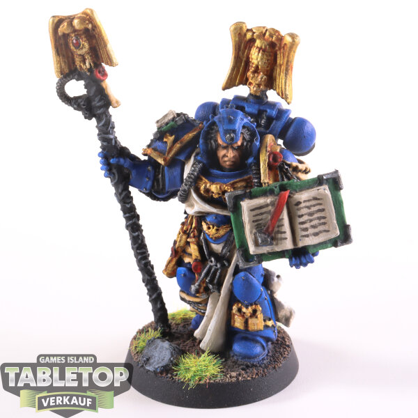 Ultramarines - Librarian klassisch - gut bemalt