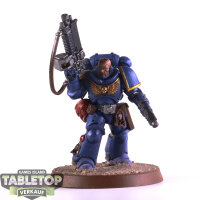 Ultramarines - Primaris Lieutenant klassisch - gut bemalt