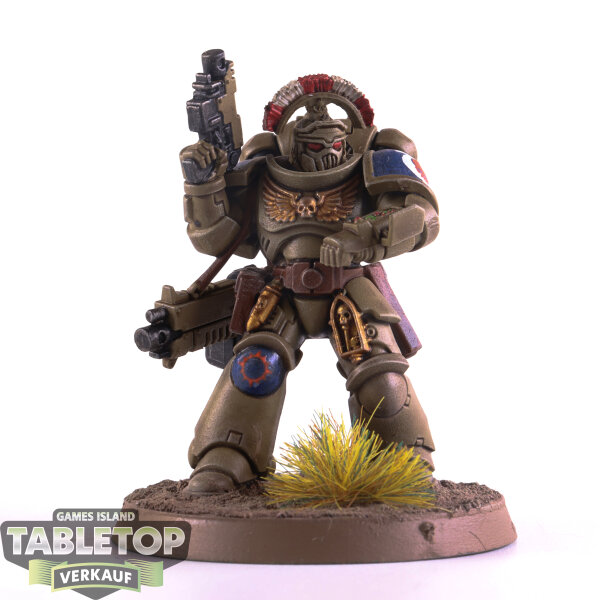 Ultramarines - Primaris Lieutenant Eigenbau - gut bemalt