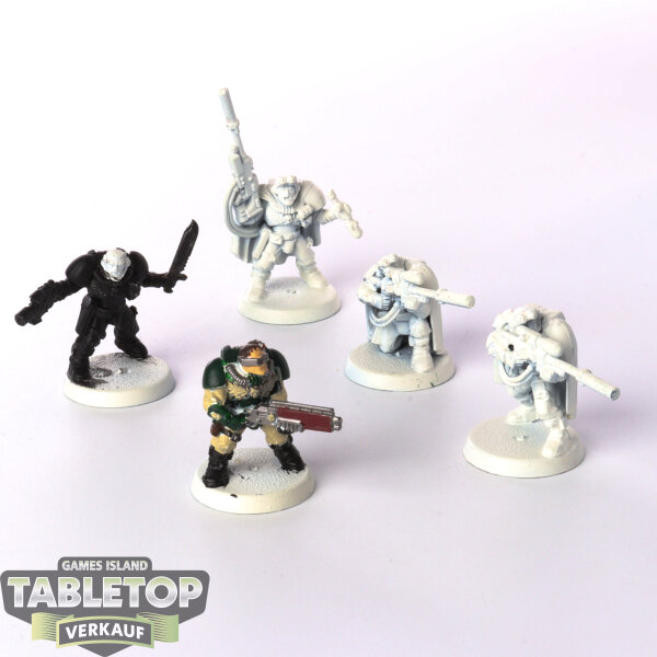 Space Marines - 5 x Scouts with Sniper Rifles - teilweise bemalt