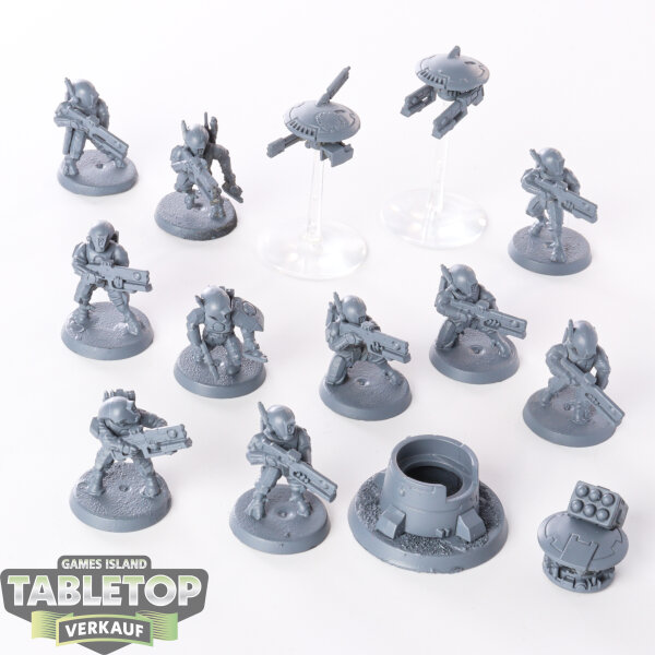 Tau Empire - 10 Fire Warriors & 3 Drohnen - teilweise bemalt