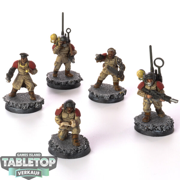 Astra Militarum - Cadian Command Squad Classic - bemalt