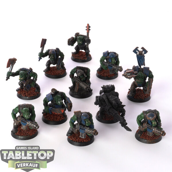 Orks - 11 x Ork Boyz klassisch - teilweise bemalt