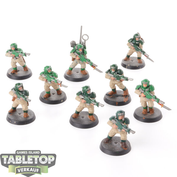 Astra Militarum - 10 Cadian Shock Troops klassisch - bemalt