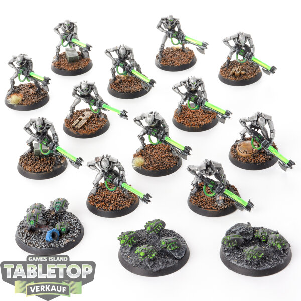 Necrons - 12 x Necron Warriors & 3 x Scarabs klassisch - bemalt