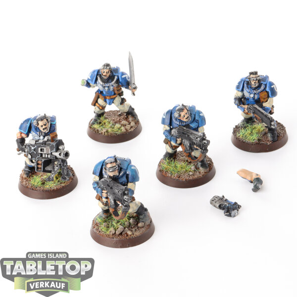 Ultramarines - 5 x Scouts - bemalt