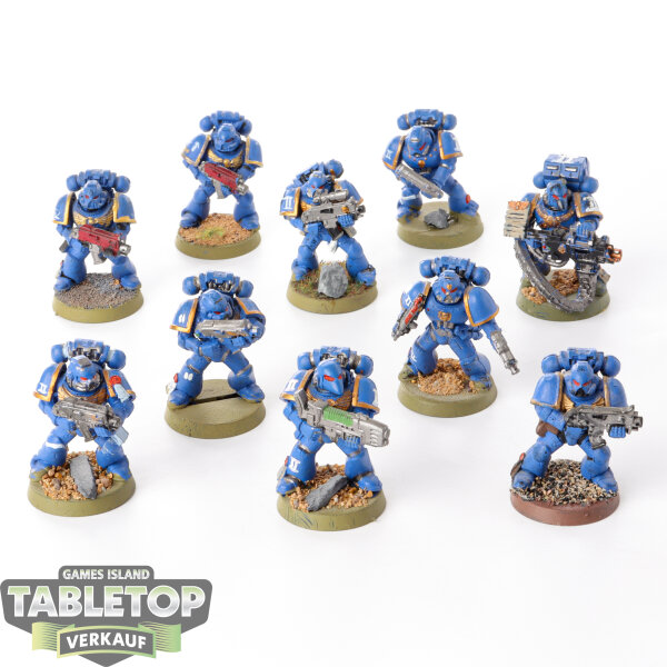 Ultramarines - 10 x Tactical Squad klassisch - bemalt