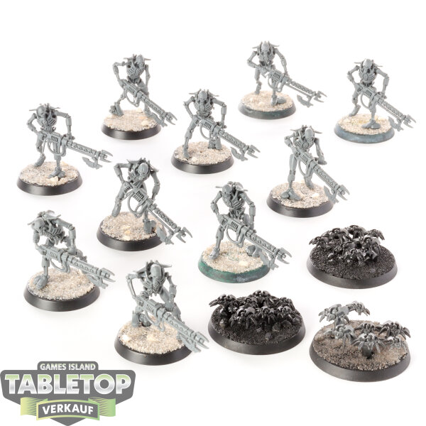 Necrons - 10 x Necron Warriors & 3 x Scarab Swarms - teilweise bemalt