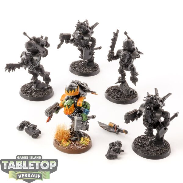 Orks - 5 - Ork Stormboyz - teilweise bemalt