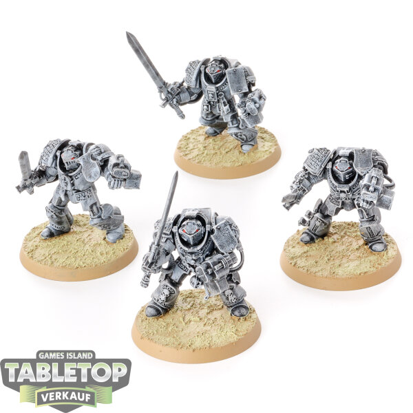 Grey Knights - 4 - Terminators - grundiert