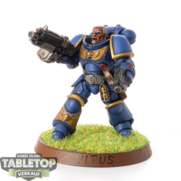 Ultramarines - Primaris Lieutenant  - bemalt