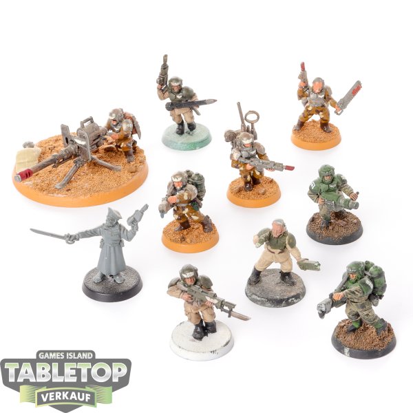 Astra Militarum - 10 x Cadian Shock Troops klassisch - bemalt