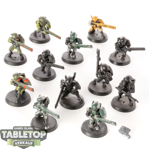 Tau Empire - 12 Fire Warriors - teilweise bemalt