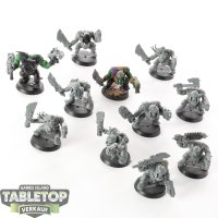 Orks - 11 x Ork Boyz - teilweise bemalt