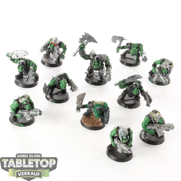 Orks - 11 x Ork Boyz - teilweise bemalt