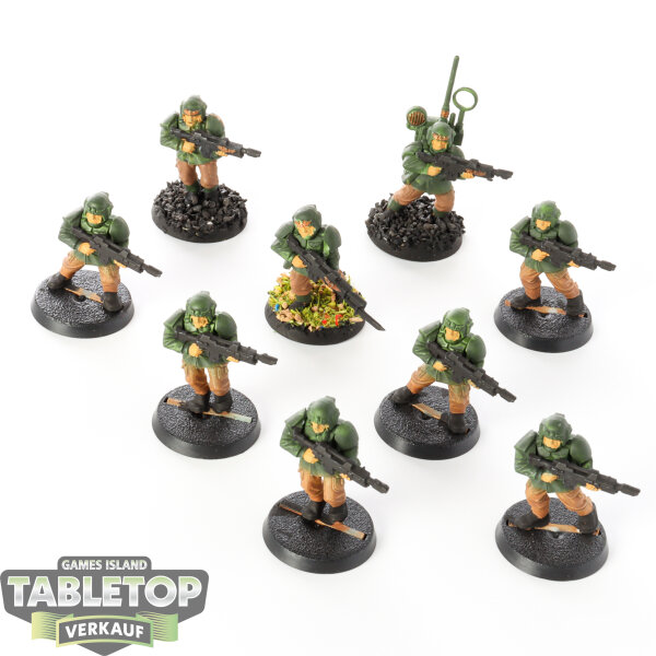 Astra Militarum - 9 - Cadian Shock Troops - bemalt