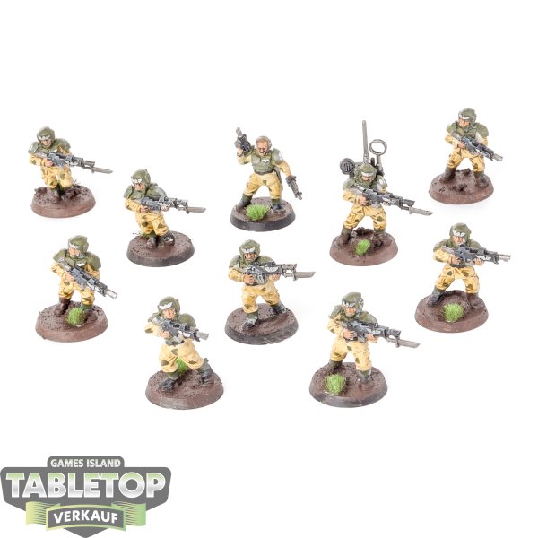 Astra Militarum - 10 - Cadian Shock Troops - bemalt