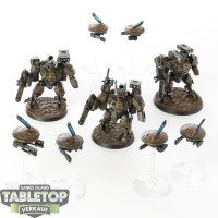 Tau Empire - 3 x XV8 Crisis Battlesuits & 6 x Drohnen...